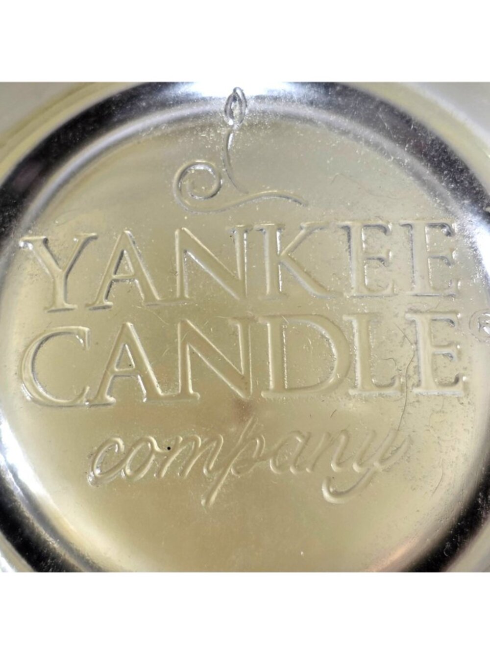 Yankee Candle Country Linen Housewarmer Scented Candle 22 Oz Glass Jar - Picture 4 of 6